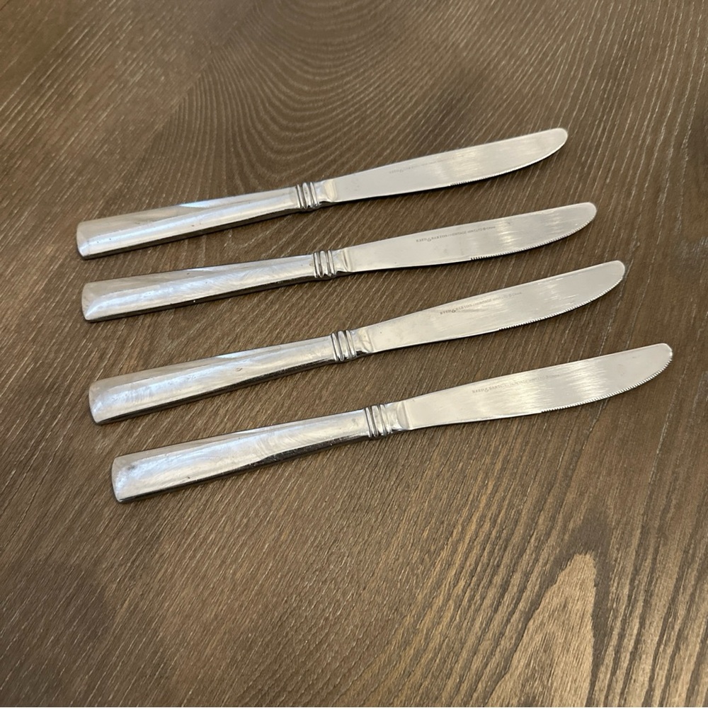 Set of 4 Reed & Barton Regent Heritage Mint Solid‎ Handle Dinner Knifes Flatware